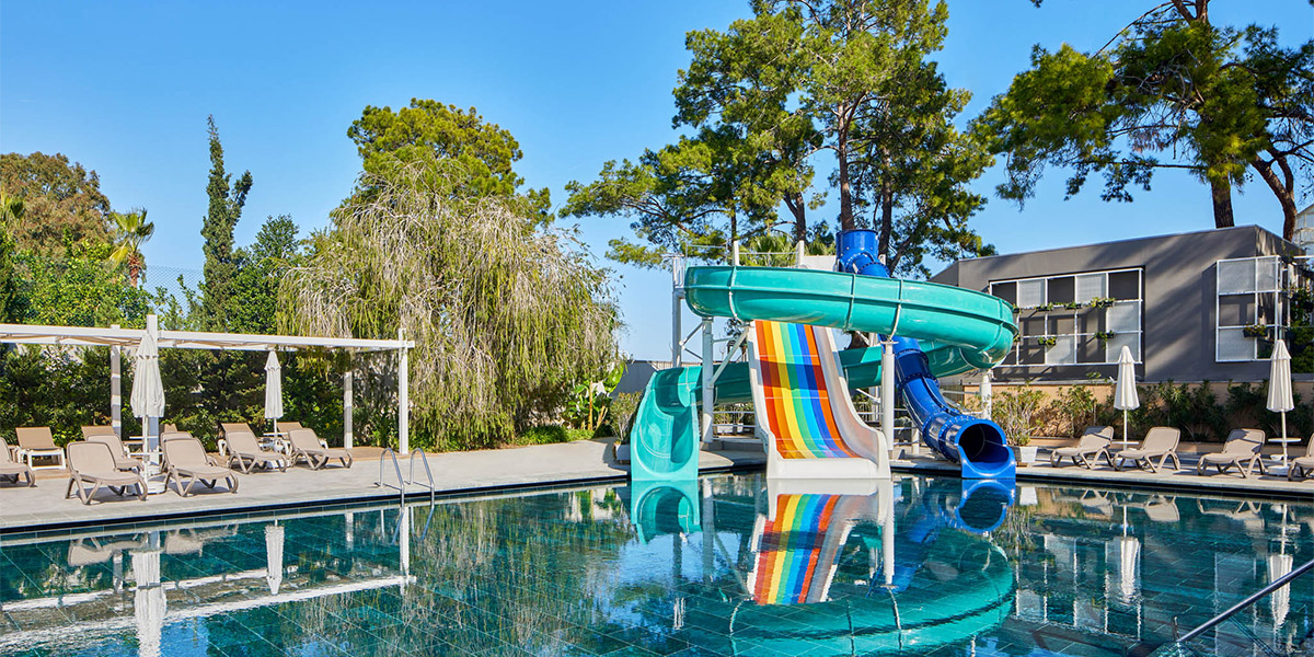 Akra Kemer Galeri Plaj Havuz