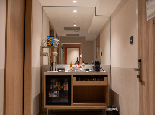 Akra Sorgun Odalar Aile Teras Jakuzili Suit Card M3