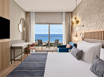 Akra Sorgun Ozel Superior Deniz Manzarali Aile Odasi Card M2