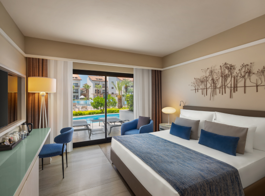 Akra Fethiye Konaklama Havuz Erisimli Aile Odası Card D