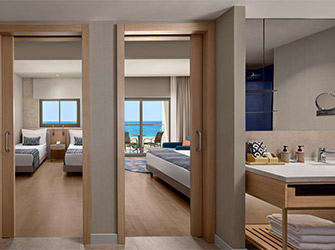 Akra Sorgun Ozel Superior Deniz Manzarali Aile Odasi Card M