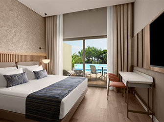 Akra Sorgun Havuz Erisimli Aile Odasi Card