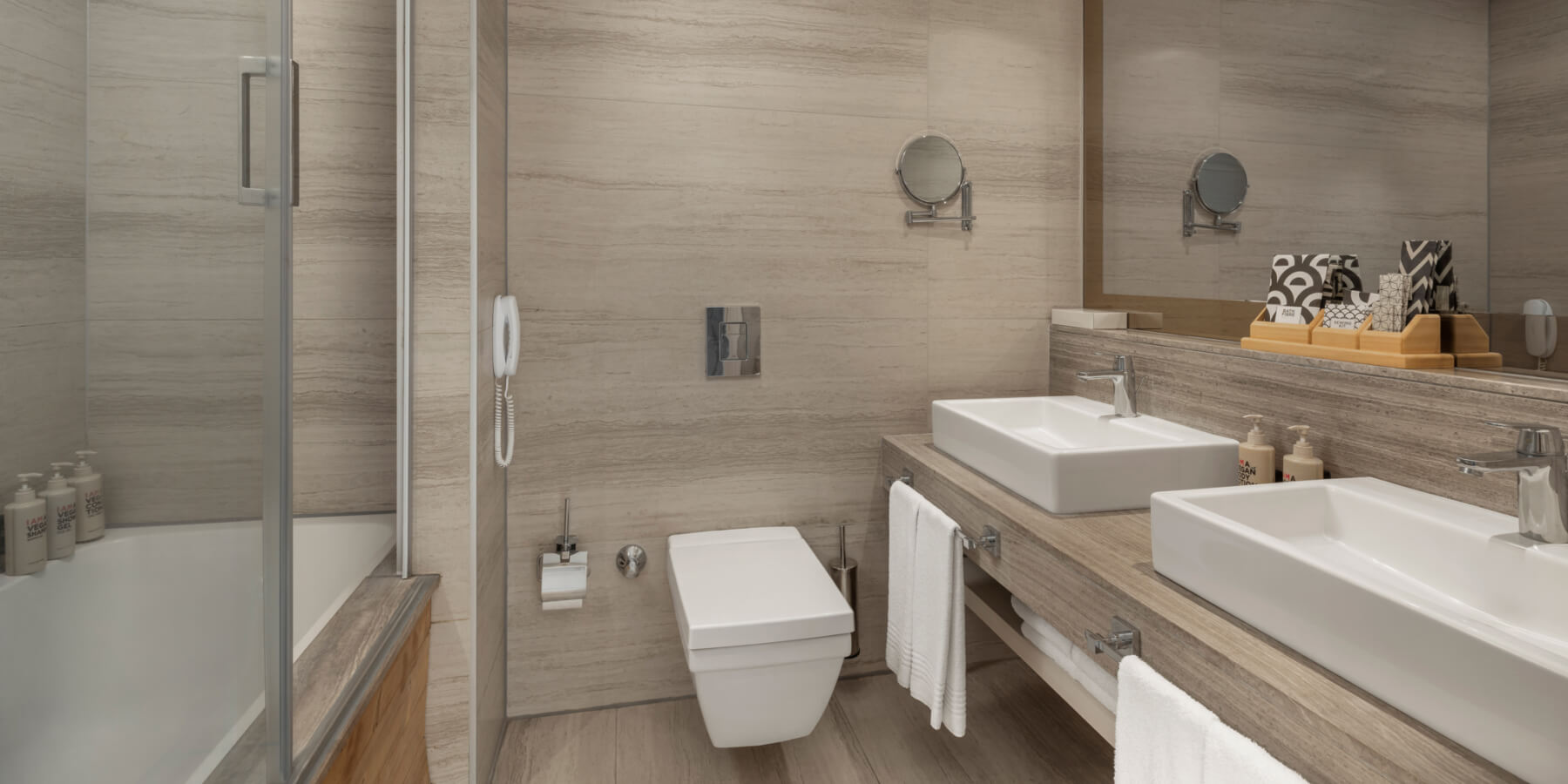 Yandan Deniz Manzaralı Aile Odası Galeri D4