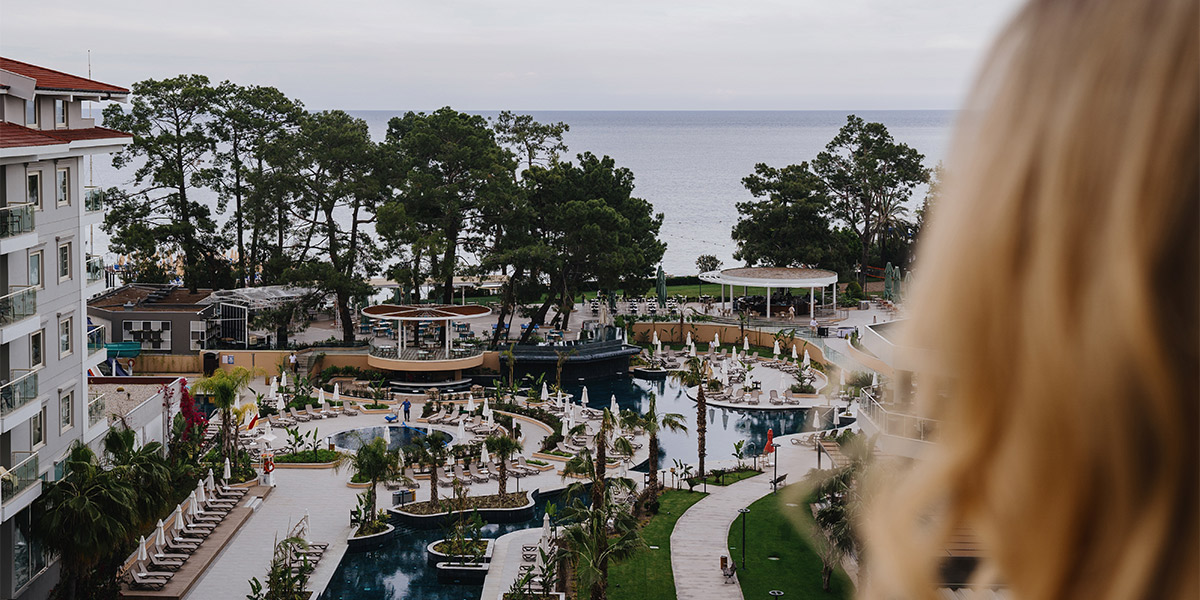 Akra Kemer Galeri Luna Teras Bar3