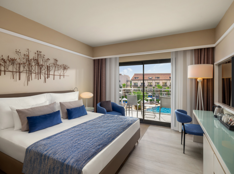 Akra Fethiye Konaklama Yandan Deniz Manzaralı Aile Odası Card D