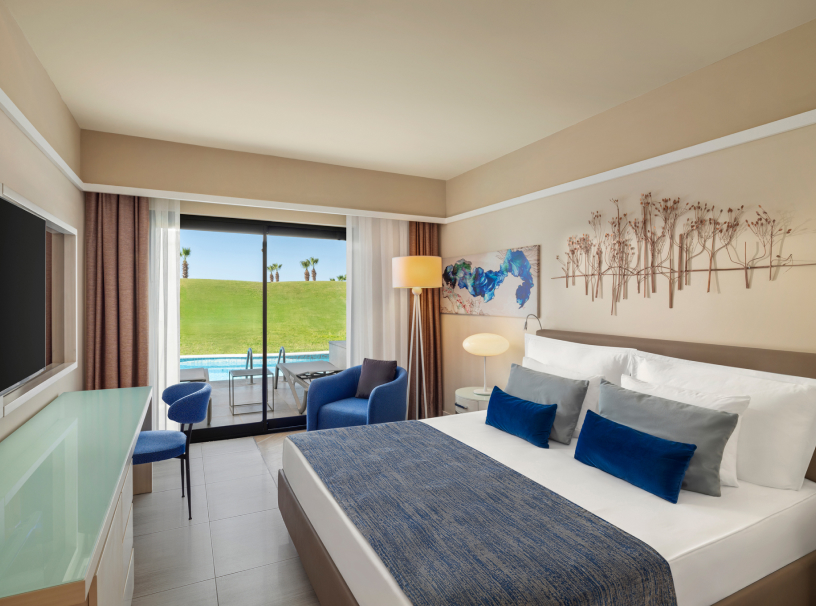 Akra Fethiye Konaklama Havuz Erisimli Superior Aile Odası Card D1