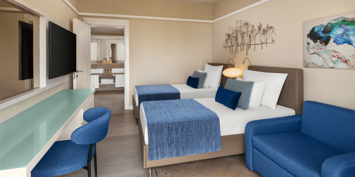 Akra Fethiye Konaklama Yandan Deniz Manzaralı Aile Odası Superior Galeri D1