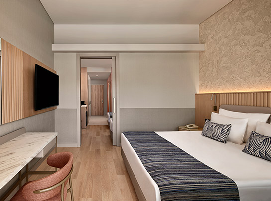 Akra Sorgun Havuz Erisimli Aile Odasi Card M2