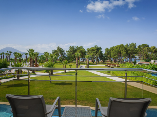 Akra Fethiye Konaklama Yetiskin Standart Yandan Deniz Manzaralı Oda Card D1