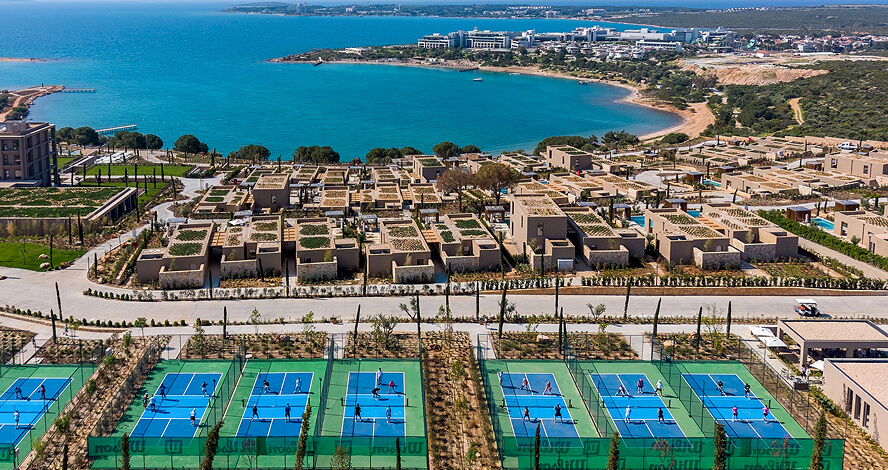 akra-blog-Rackets-club-banner.jpg