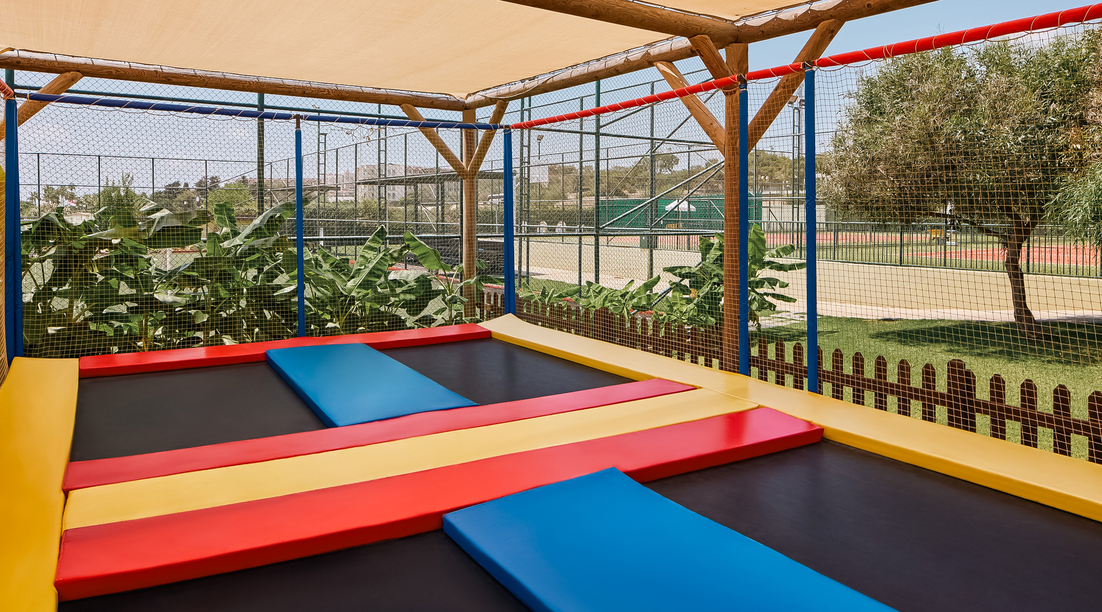 AKS_Playground_2160x1200.jpg
