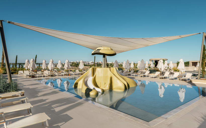 AKD_BeachPool_Slider_Seawater-Pool4.jpg