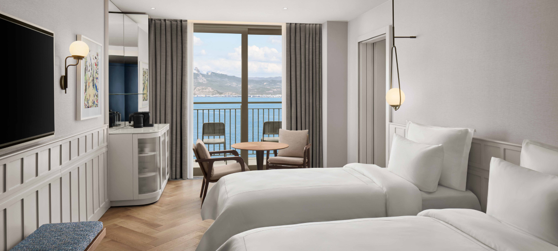 akra-antalya-deluxe-odalar-deniz-manzaralı-grand-aile-section-d.jpg