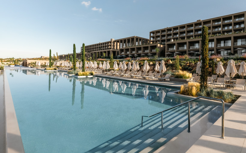 AKD_BeachPool_Slider_Seawater-Pool3.jpg