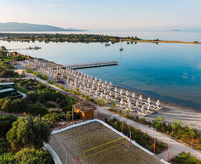 akra-didim-plaj-havuzlar-aile-plaji.jpg
