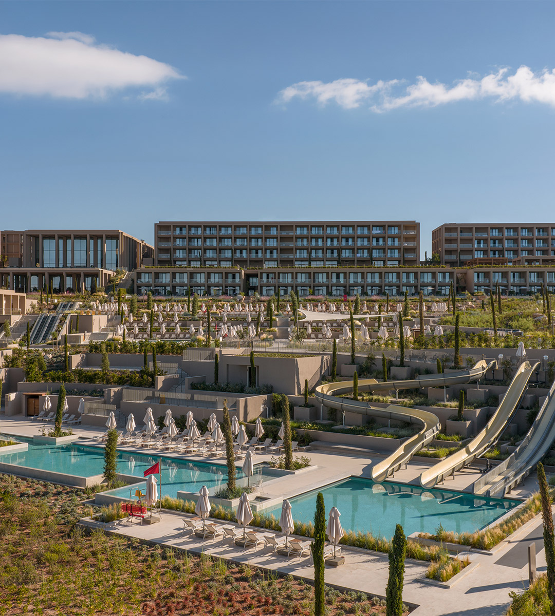 akra-didim-plaj-havuzlar-slide-pool.jpg
